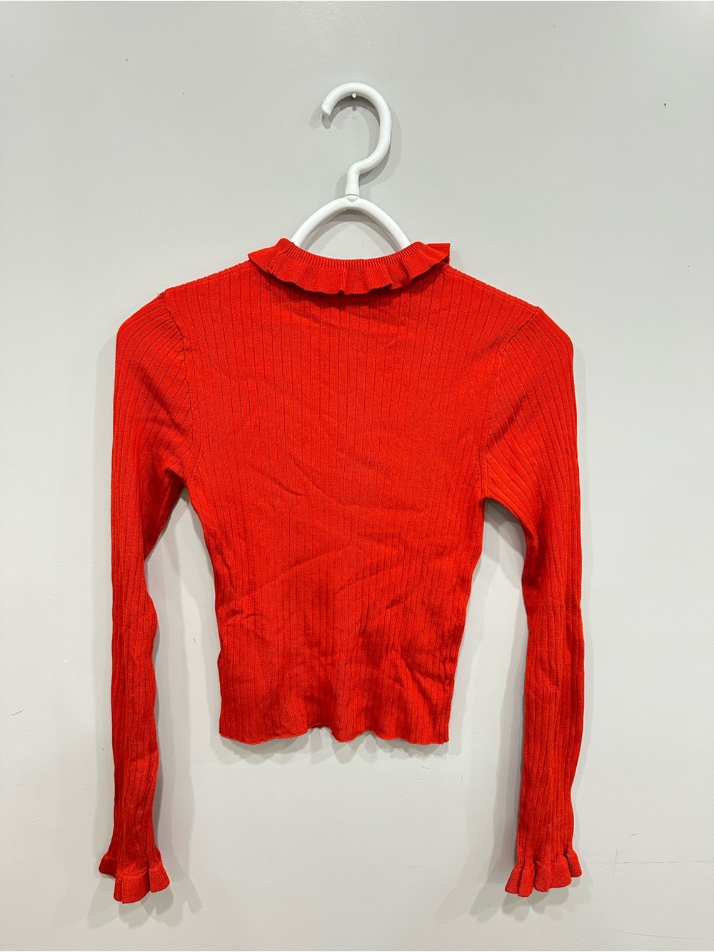 DIVIDED by H&M Red Ribbed Ruffle Collar Long Sleeve Top Size Small - Picture 3 of 3